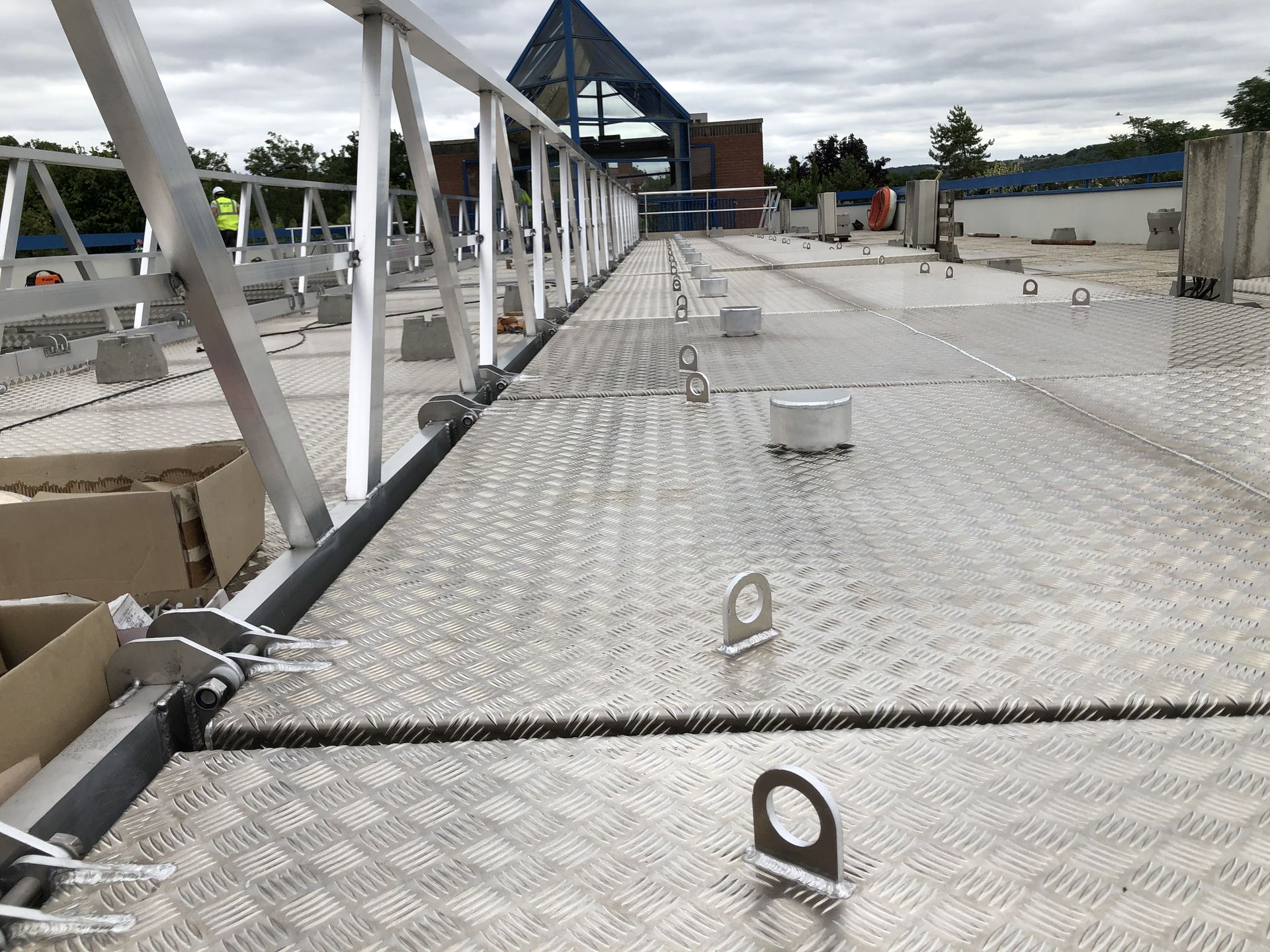 Platelage et trappes en aluminium