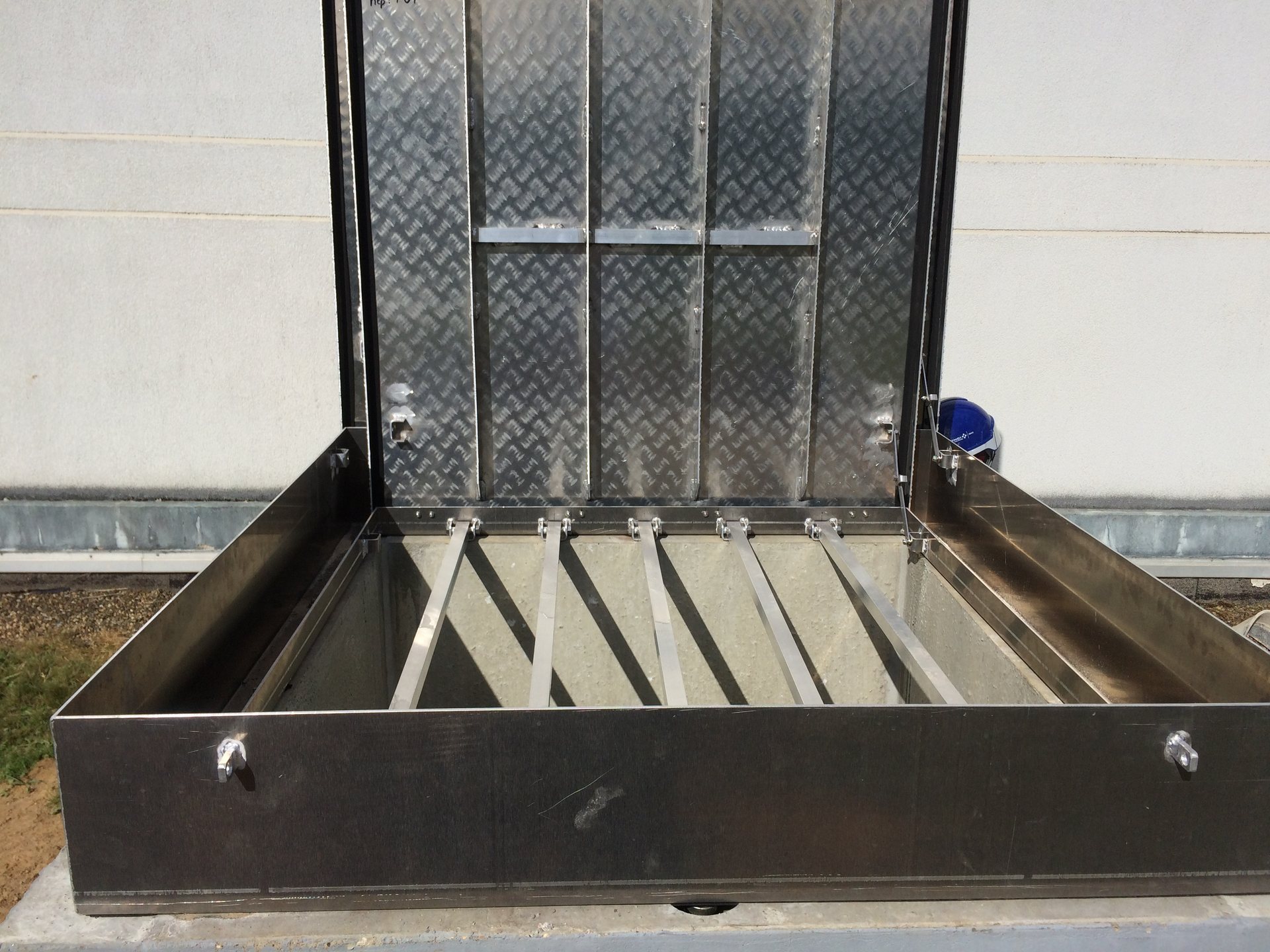 Batardeau de régulation en inox